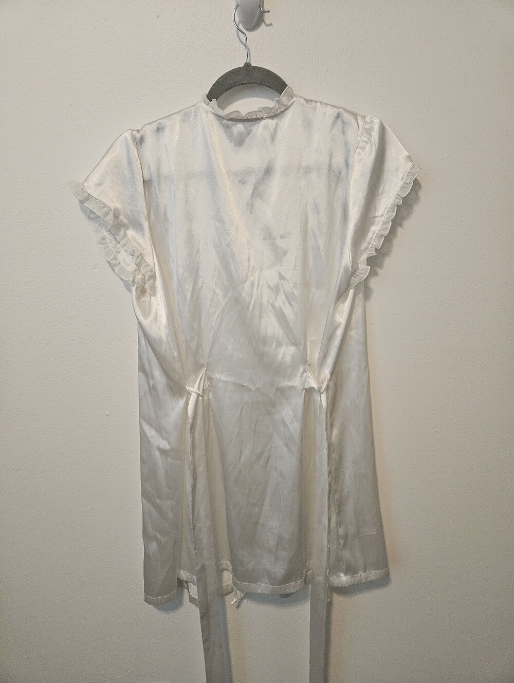 Silky White Robe With Ruffles - Picture 4 of 5